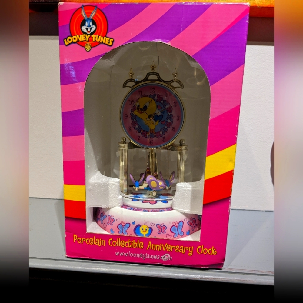 Tweety Anniversary Clock